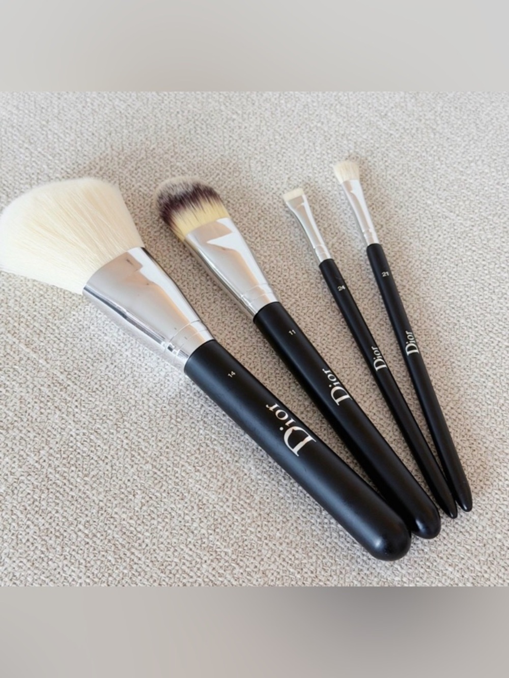 Dior Backstage Makeup Brush Set with Cosmetic Pouch - Picture 3 of 12